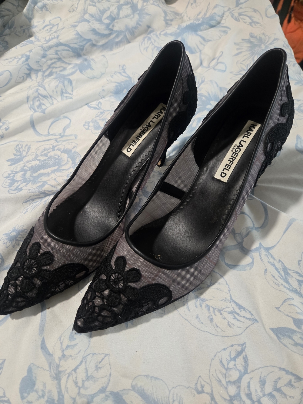 Karl Lagerfeld Black and Gray Pointed Toe Lace Pumps - Picture 2 of 4